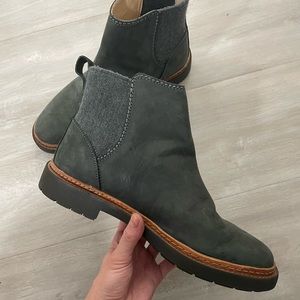 Clarks nubuck boots